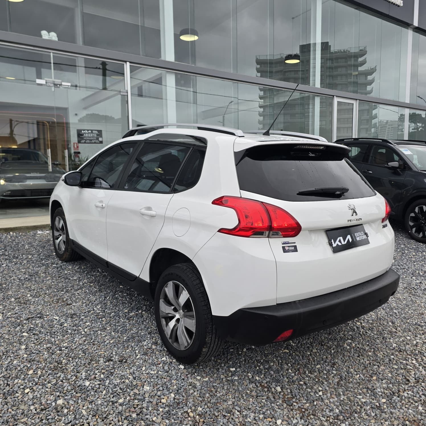 Peugeot 2008 - Foto 8
