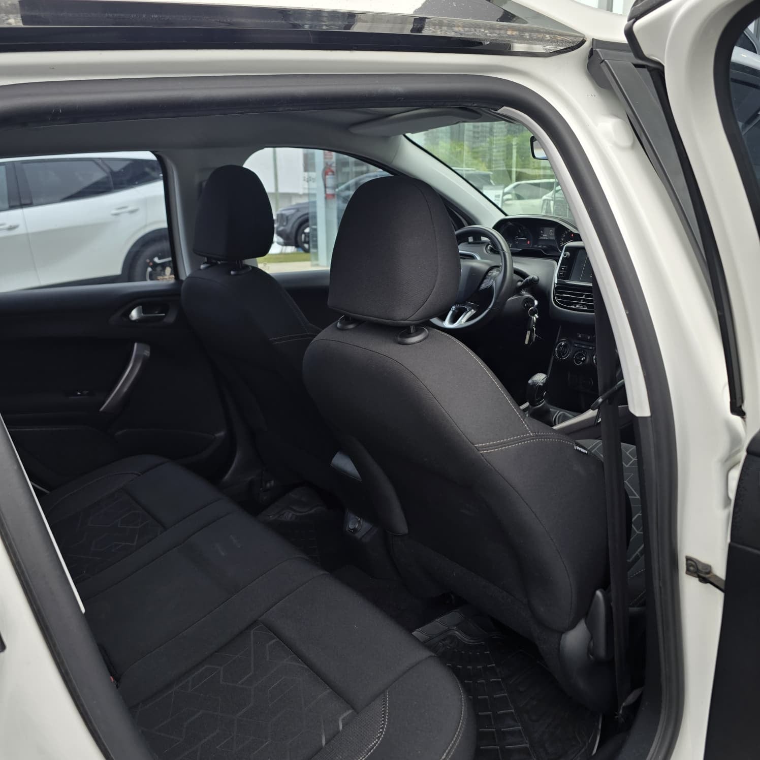 Peugeot 2008 - Foto 11