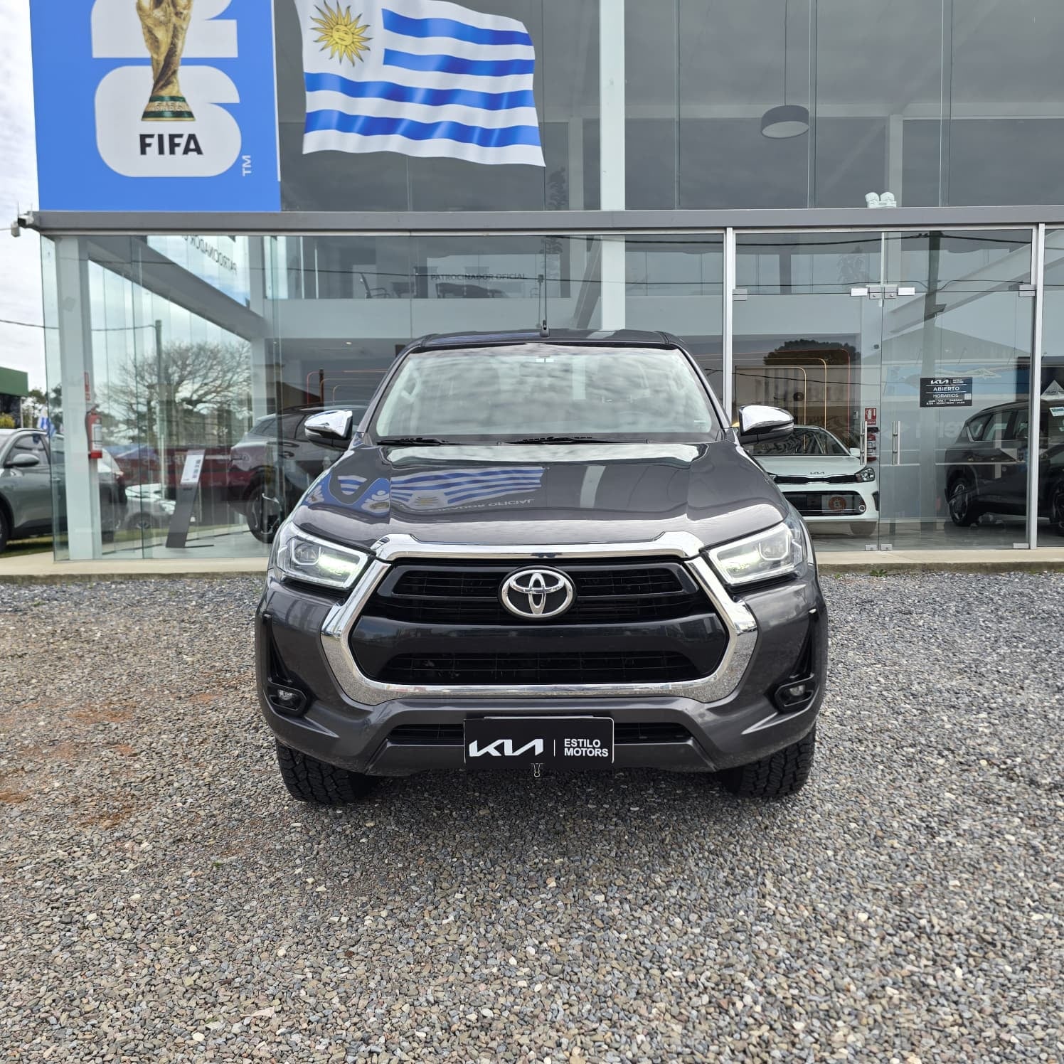 Toyota  Hilux