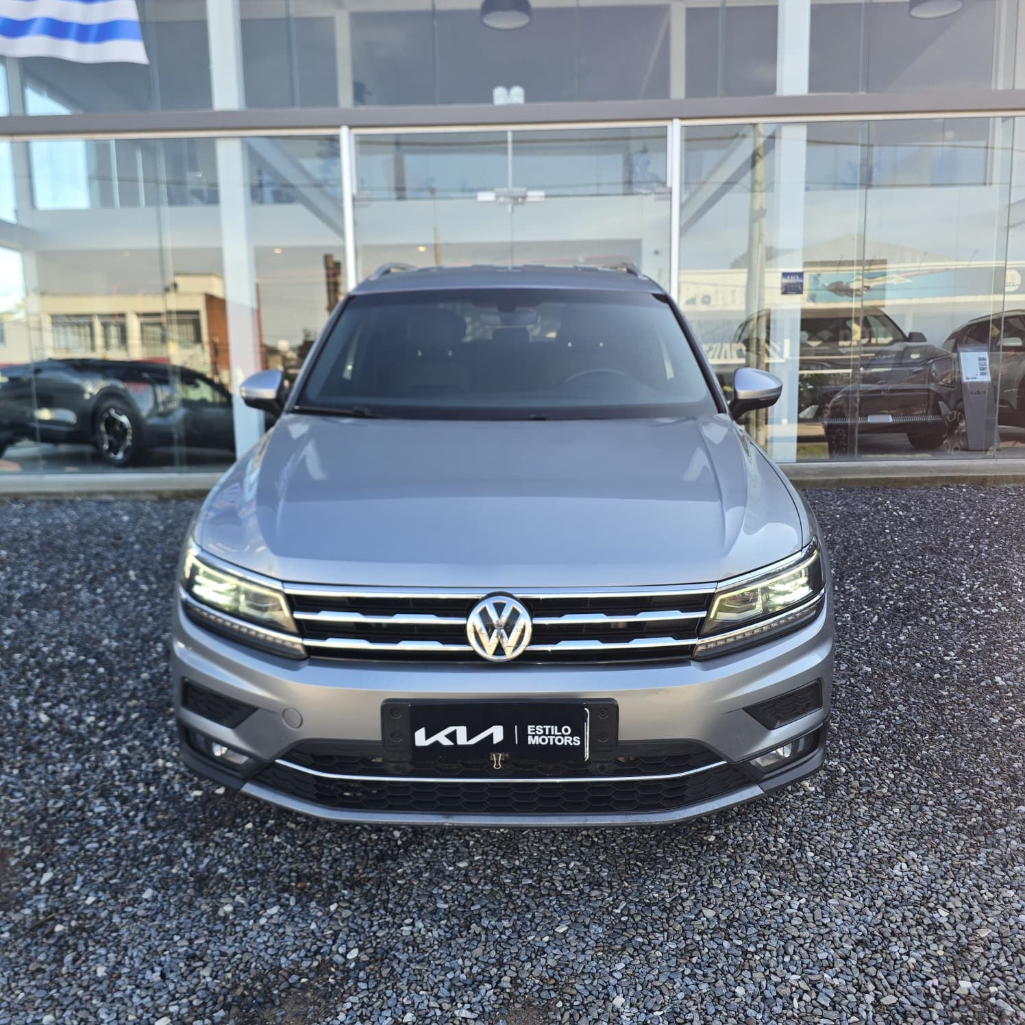 Volkswagen Tiguan 2.0 - Foto 4