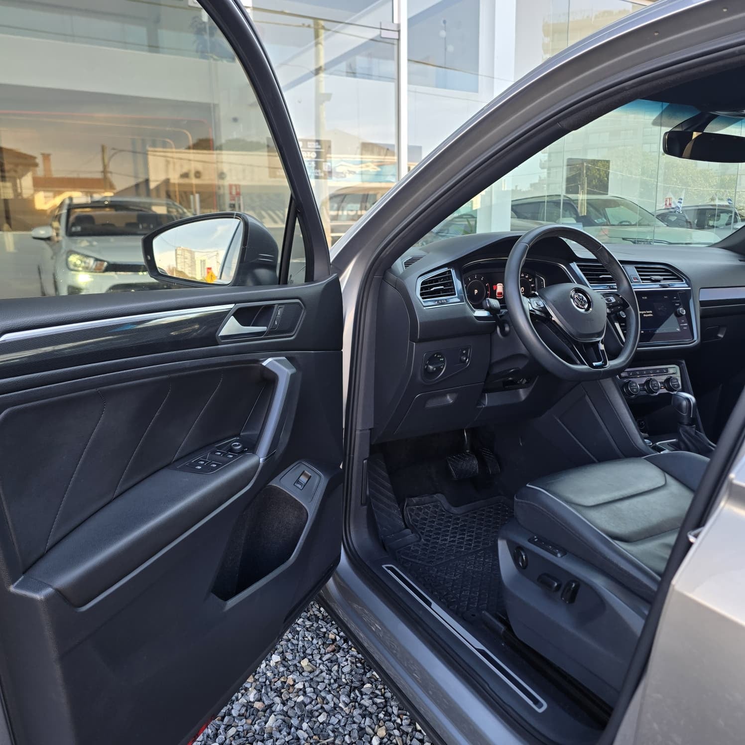 Volkswagen Tiguan 2.0 - Foto 15