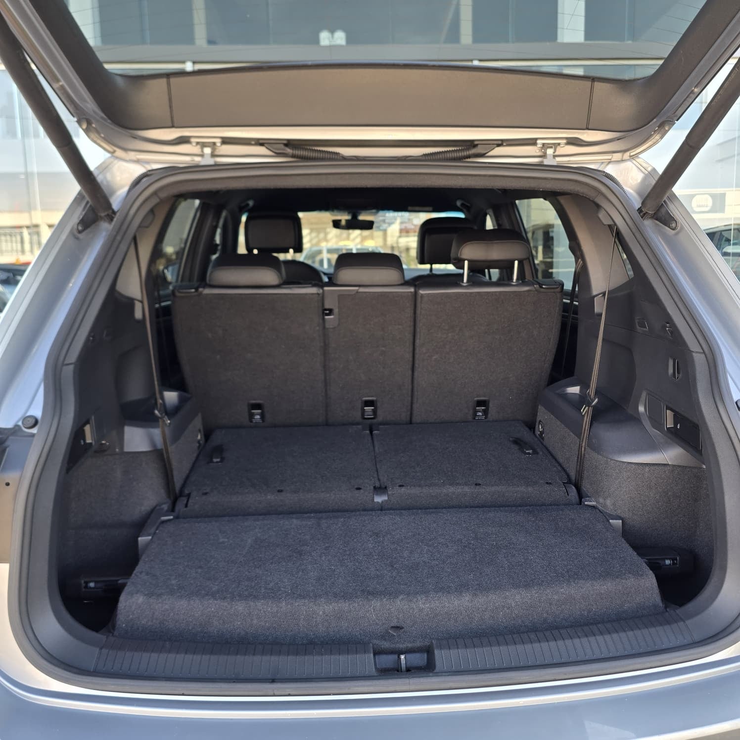 Volkswagen Tiguan 2.0 - Foto 9