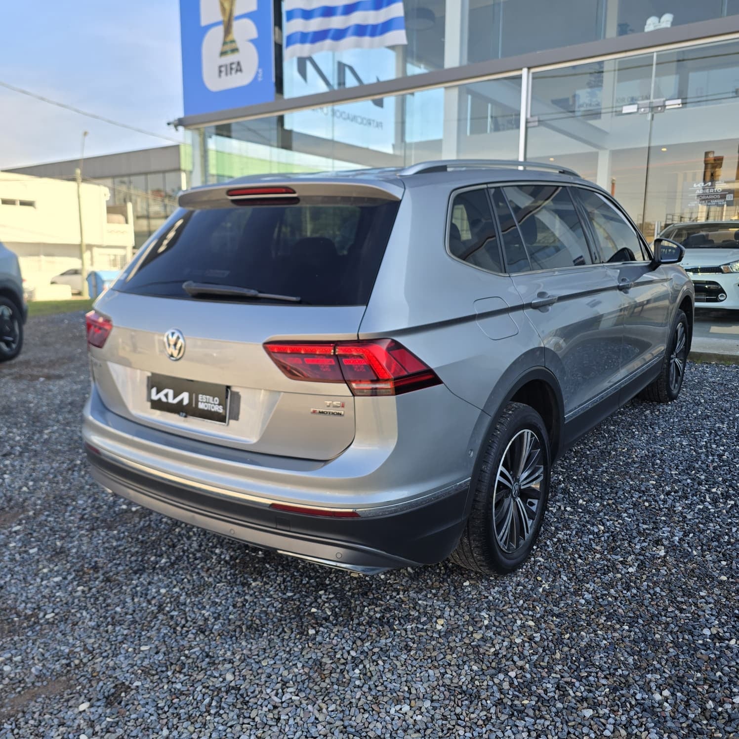 Volkswagen Tiguan 2.0 - Foto 5
