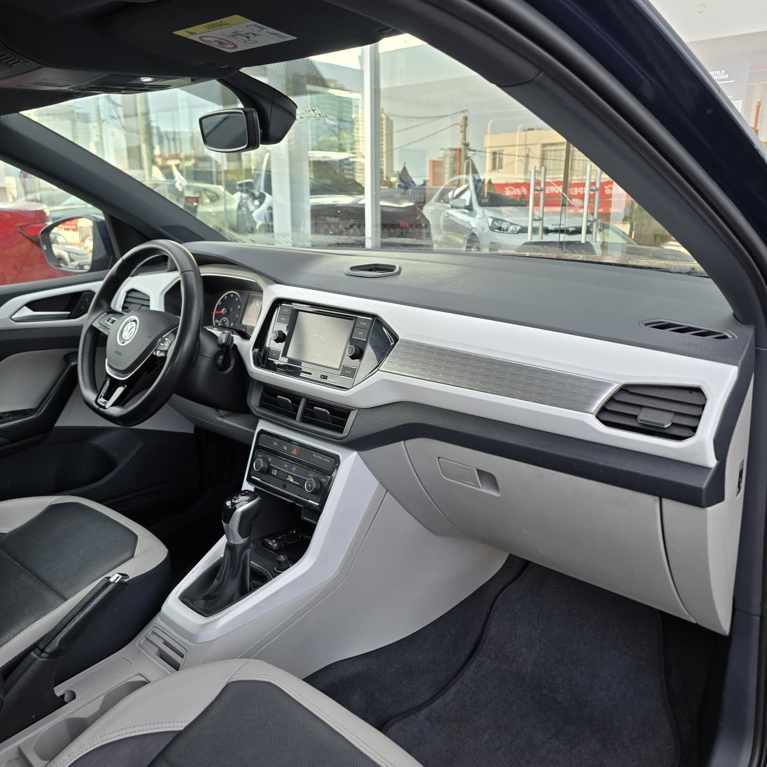 Volkswagen T-Cross - Foto 11